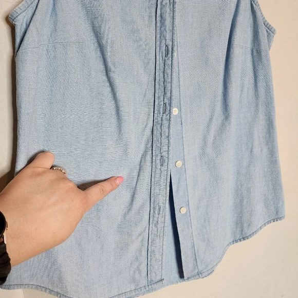 J. Crew Chambray button-up shirt in signature fit. Sleeveless.  Size XS - Picture 11 of 12
